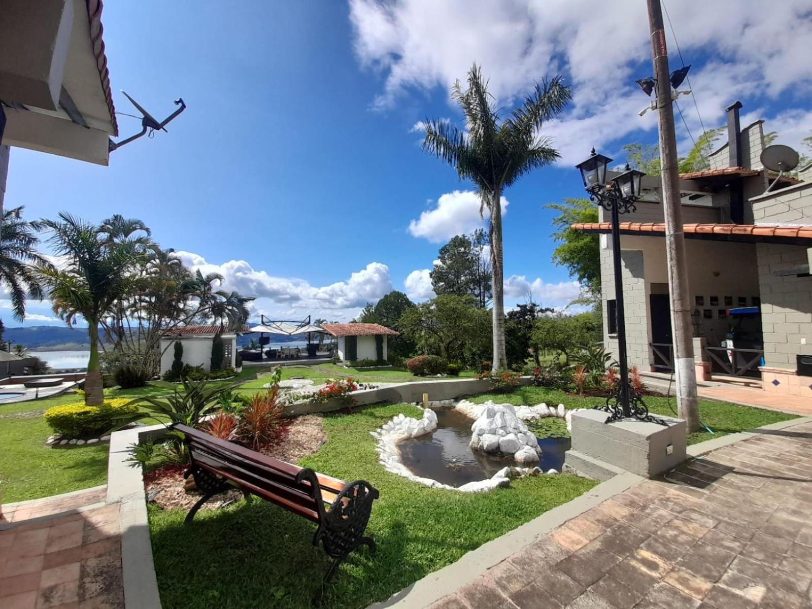 Hotel Maca Lago Calima Buitenkant foto