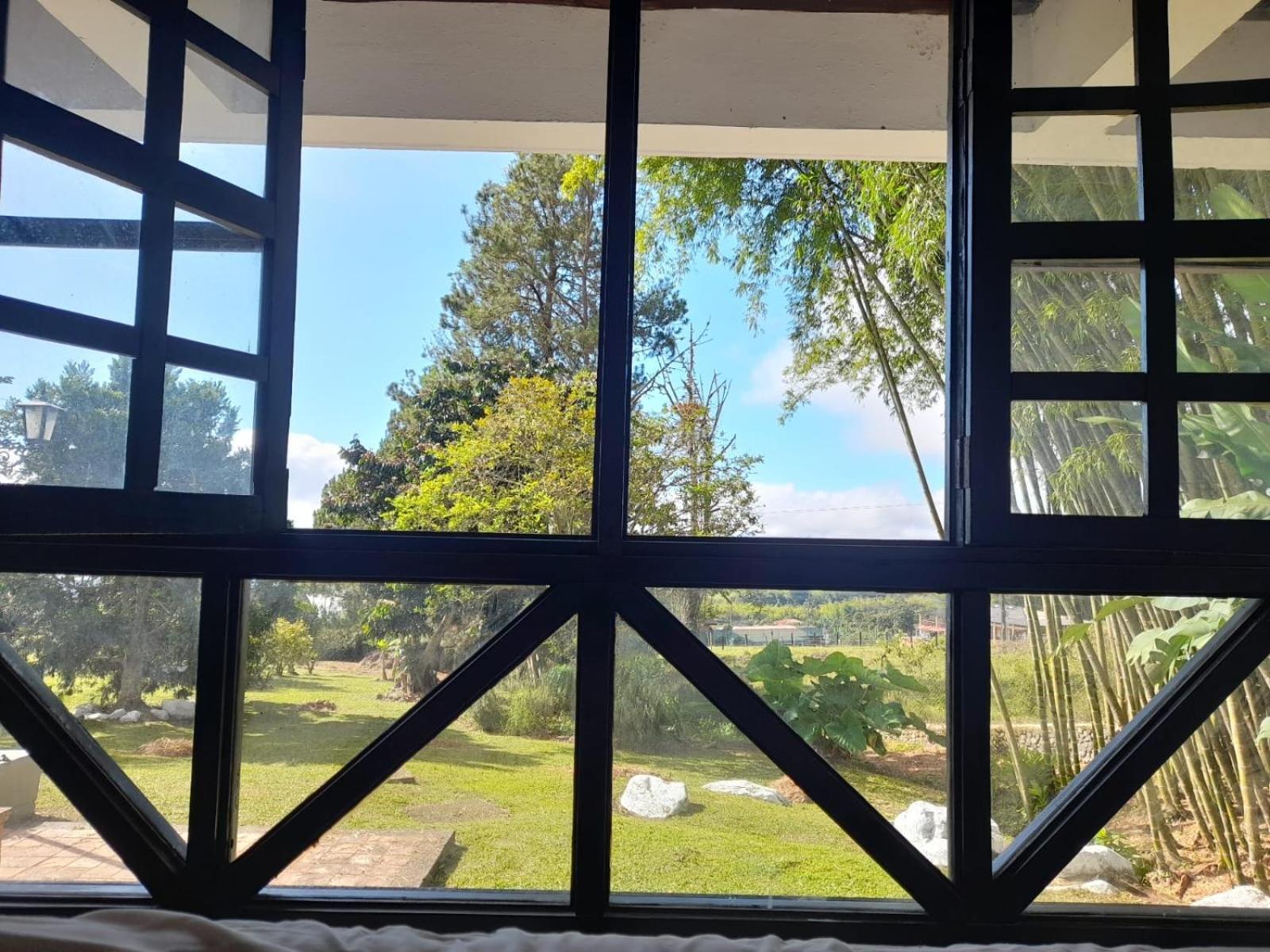 Hotel Maca Lago Calima Buitenkant foto